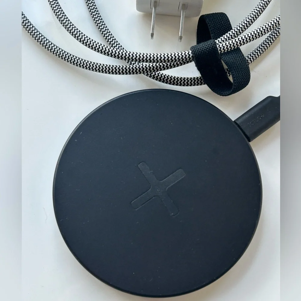IKEA Black/White Wireless Charger & Cable Set with Adapter